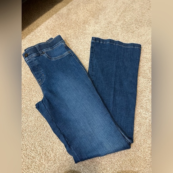 SPANXshape EveryWear Flare Jeans Size M - Picture 12 of 16